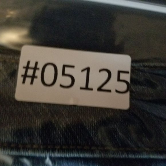 Torrid Shorts Womens 12 Medium Wash Floral Stretch Mid Rise Frayed Hem Denim - Picture 15 of 15